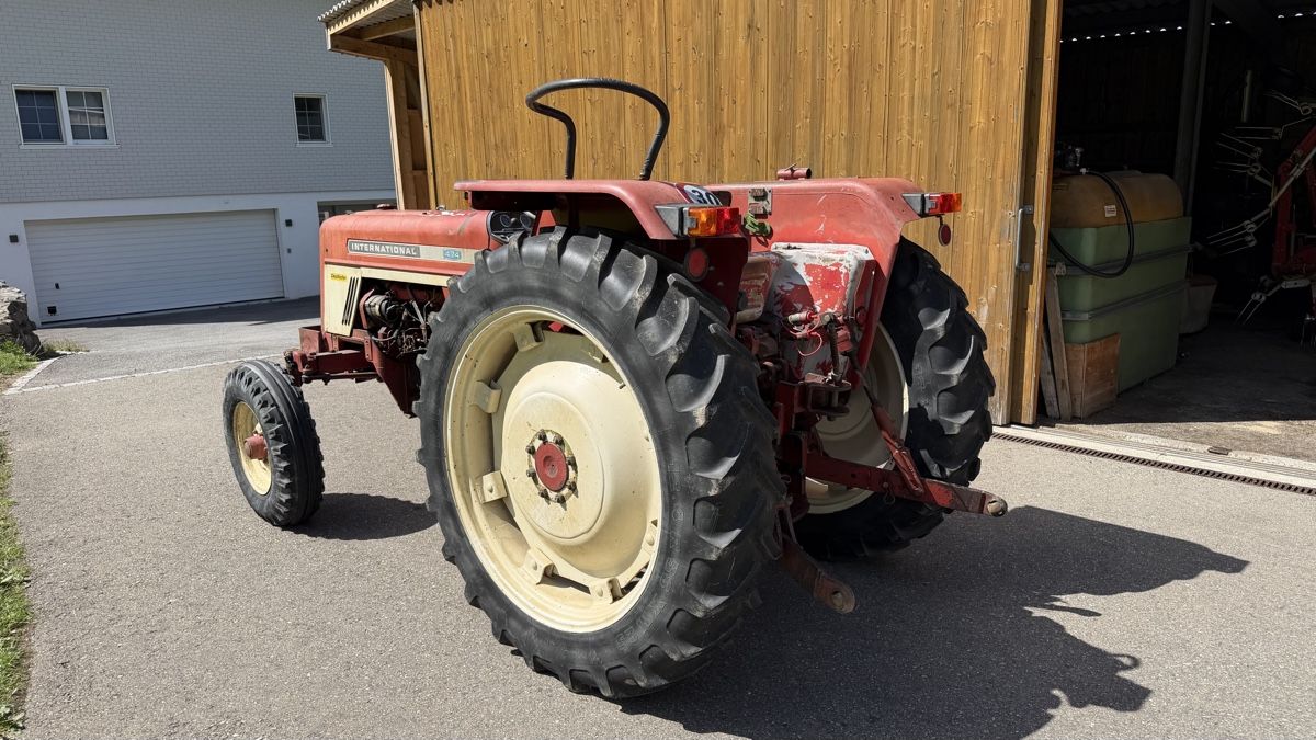 Case IH Trattori: International IH 474 Traktor mit MFK – Usato da Rehetobel venduto da ZM81 1