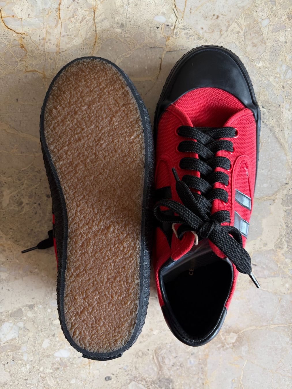 Celine Scarpe da donna: CELINE (PHOEBE PHILO) RED CANVAS SNEAKER SIZE 36 – Usato da Zürich venduto da jonny_s 1