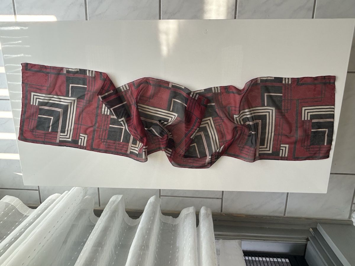 Foulards & écharpes: Scarf geometric pattern red black white  – D'occasion à Saland par ele_vc96