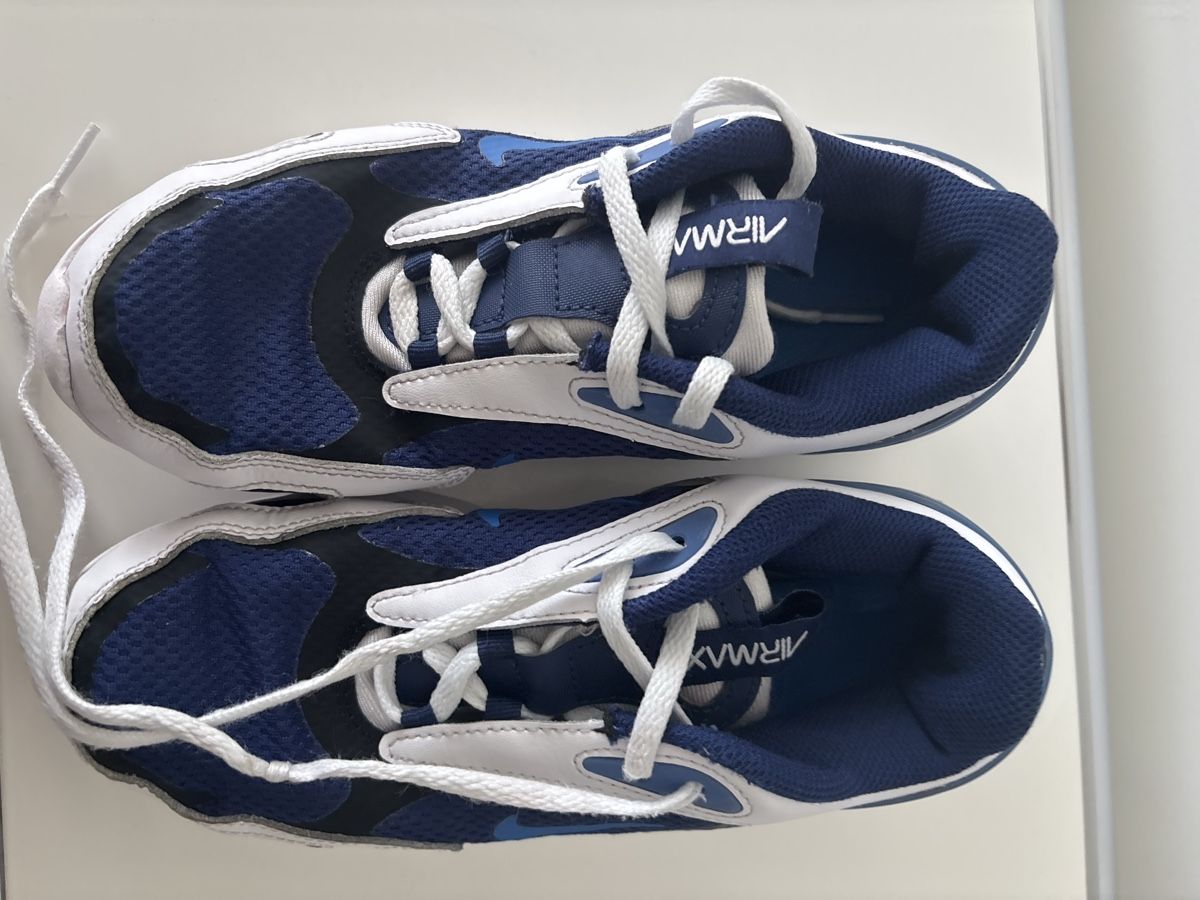 Nike Chaussures garçon: Nike Schuhe  – D'occasion à Salenstein par sehrgut 2