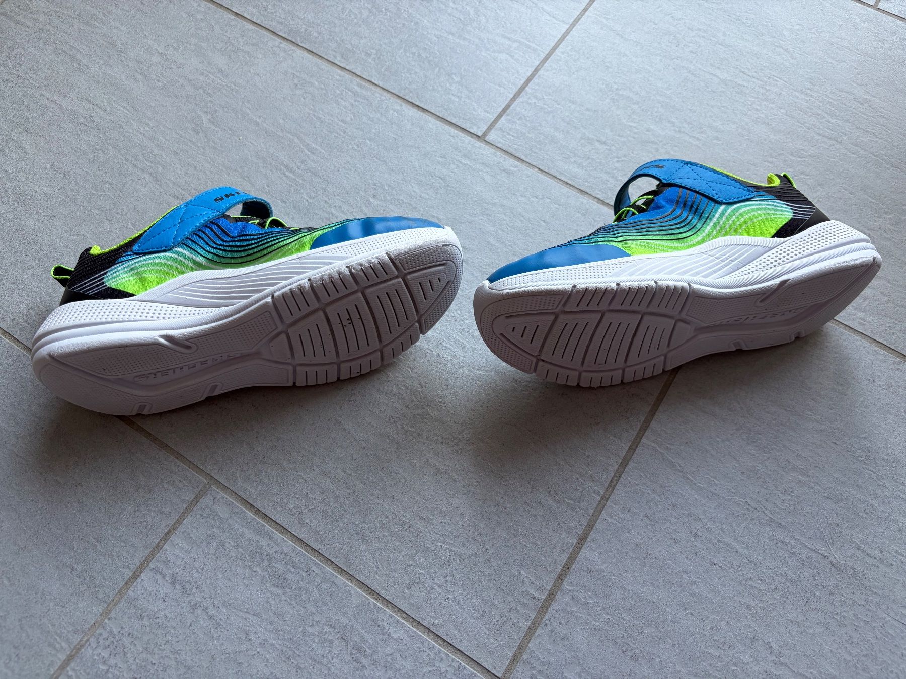 Skechers Schuhe für Jungen: Chaussure de sport 35 – Gebraucht aus Riaz von ber_27yd 1