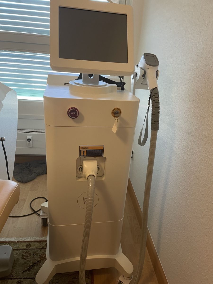 Attrezzature mediche: Diodenlaser - Dauerhafte Haarentfernung – Nuovo (secondo la descrizione) da Oensingen venduto da Asran 1