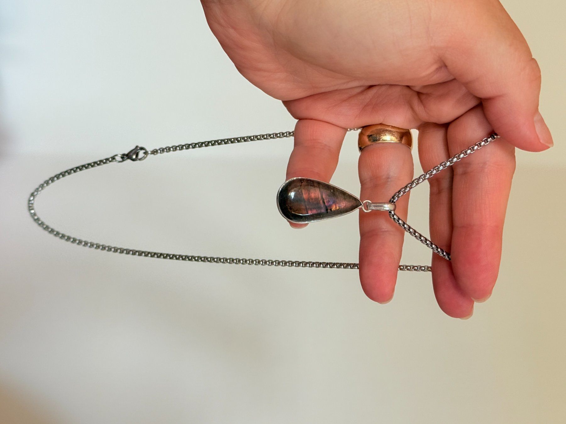 Catenine: Labradorite necklace – Nuovo e nell'imballaggio originale da Genève venduto da AGBERG 2