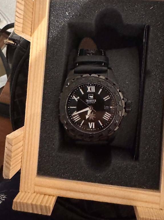 Montres: Montre Trauffer neuve – Neuf avec emballage d'origine à Corcelles NE par valentin1988