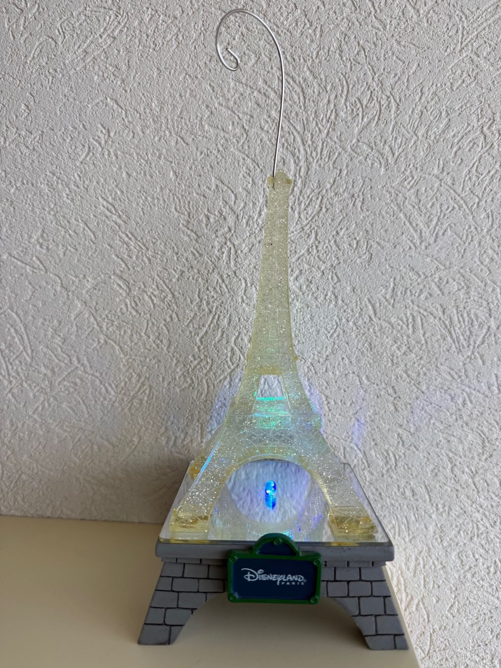 Disney Statuette: Tour Eiffel lumineuse Disneyland – Usato da St-Gingolph venduto da GoldenKeys 1