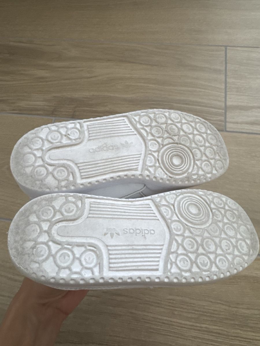Adidas Schuhe für Jungen: Baskets enfant Adidas - taille 26 – Gebraucht aus Saillon von alico 5