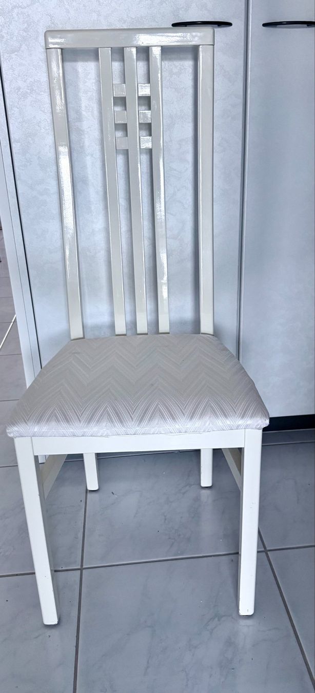 Sedie: 6 Stühle weiss mit Stoff Sitz – Usato da Zug venduto da Angelsale 1