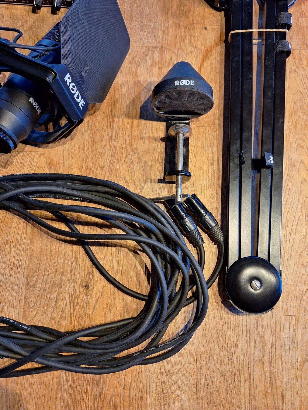 Røde Mikrofone: Rode Mikrofon Komplettset inkl. Arm und Audio Interface – Gebraucht aus Ipsach von nik_6hkj 5
