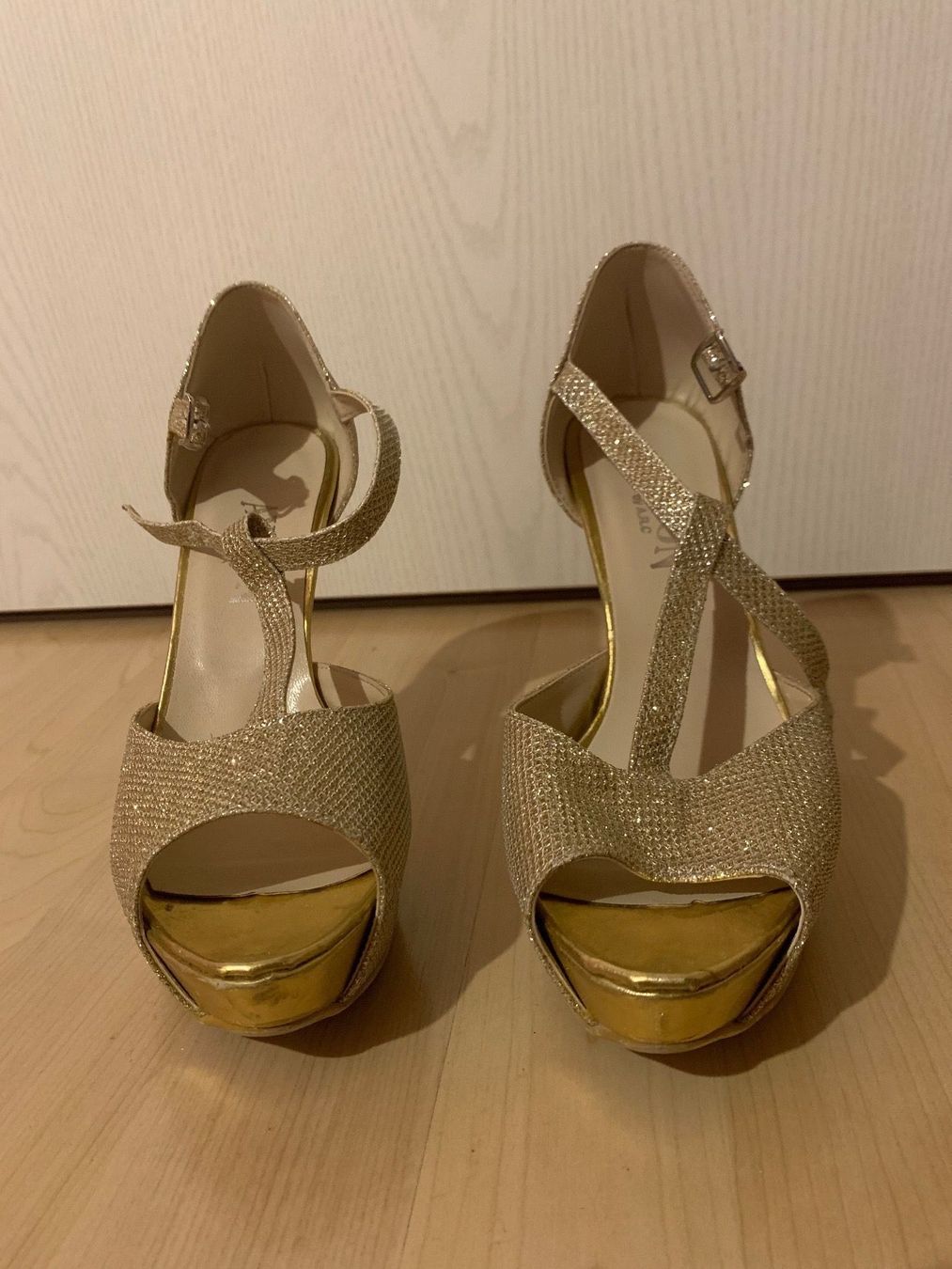 Damenschuhe: Glitzerpumps mit Plateau& Tasche – Gebraucht aus Triengen von nes_l8cj