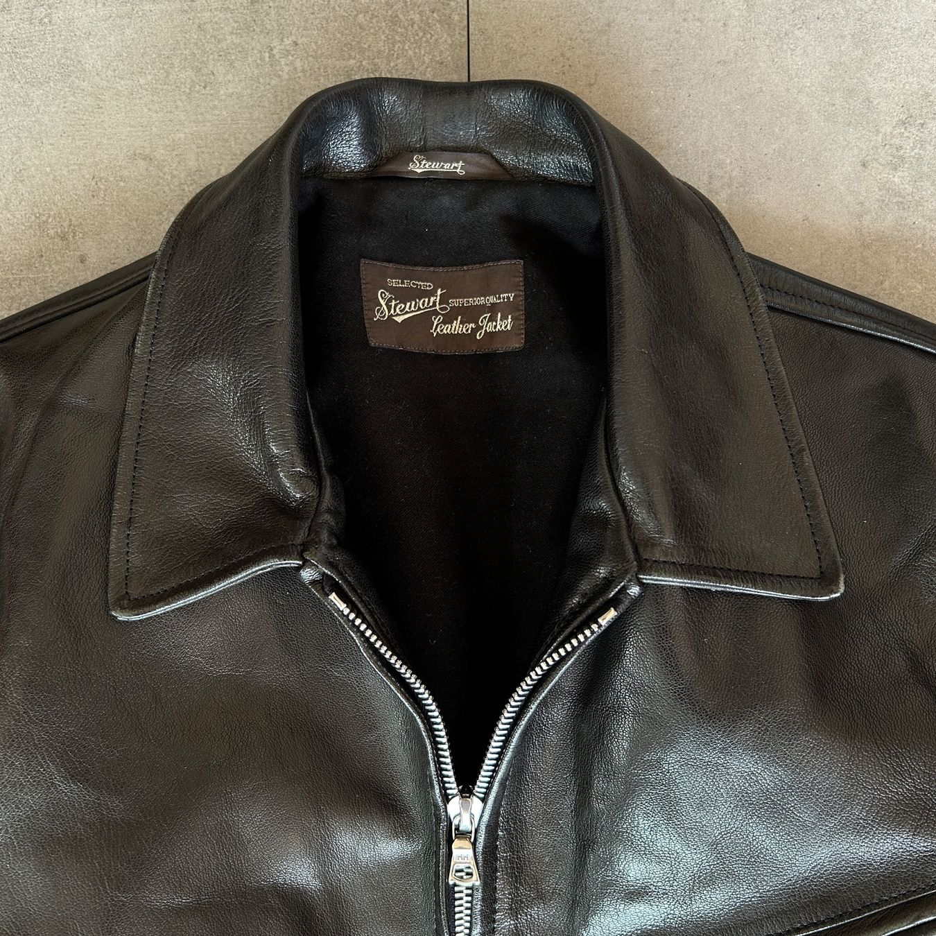 Vestes: 2000s Stewart Leather Jacket – D'occasion à Bern par shoprestoredvintage 1