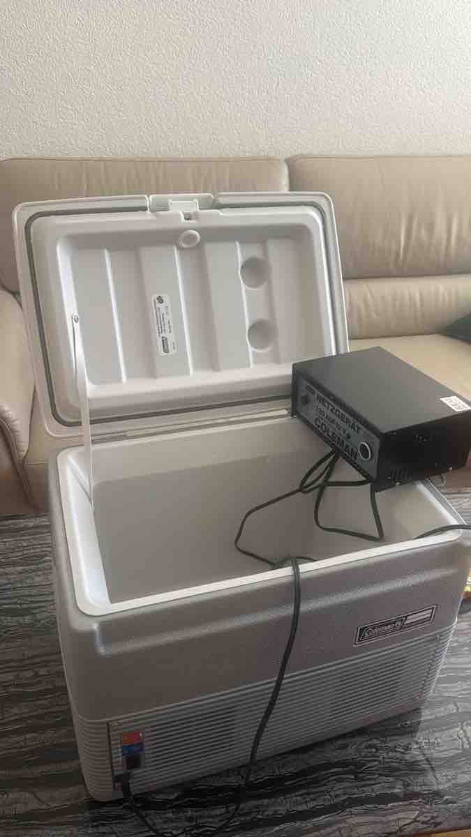 Coleman Frigoriferi & Refrigeratori: Kühlbox Coleman mit Netzteil gebraucht – Usato da Bern venduto da Magics0