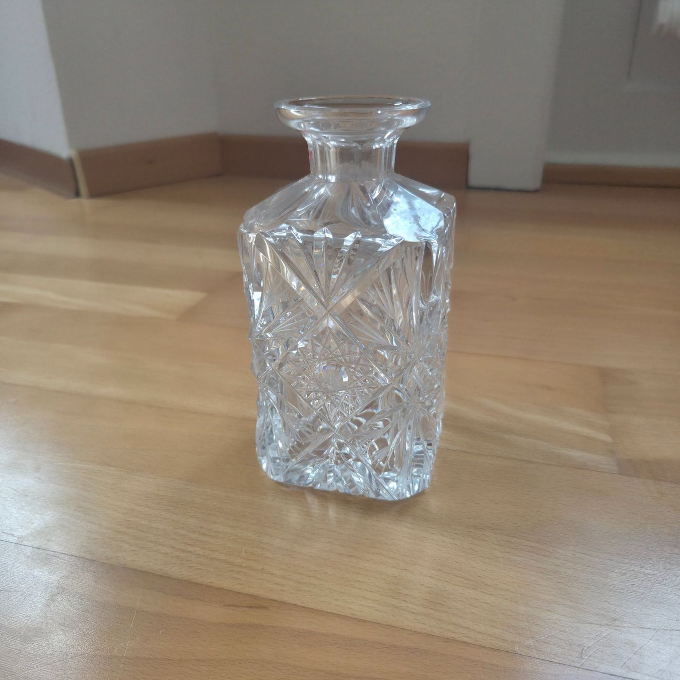 Caraffe: Wunderschöne Karaffe aus Kristallglas – Usato da Zürich venduto da Wickeddude