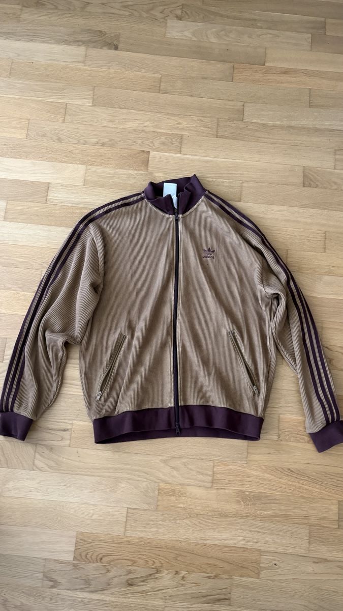Adidas Giacche: Adidas Jacke grösse M – Nuovo (secondo la descrizione) da Pfäffikon ZH venduto da 03Blume