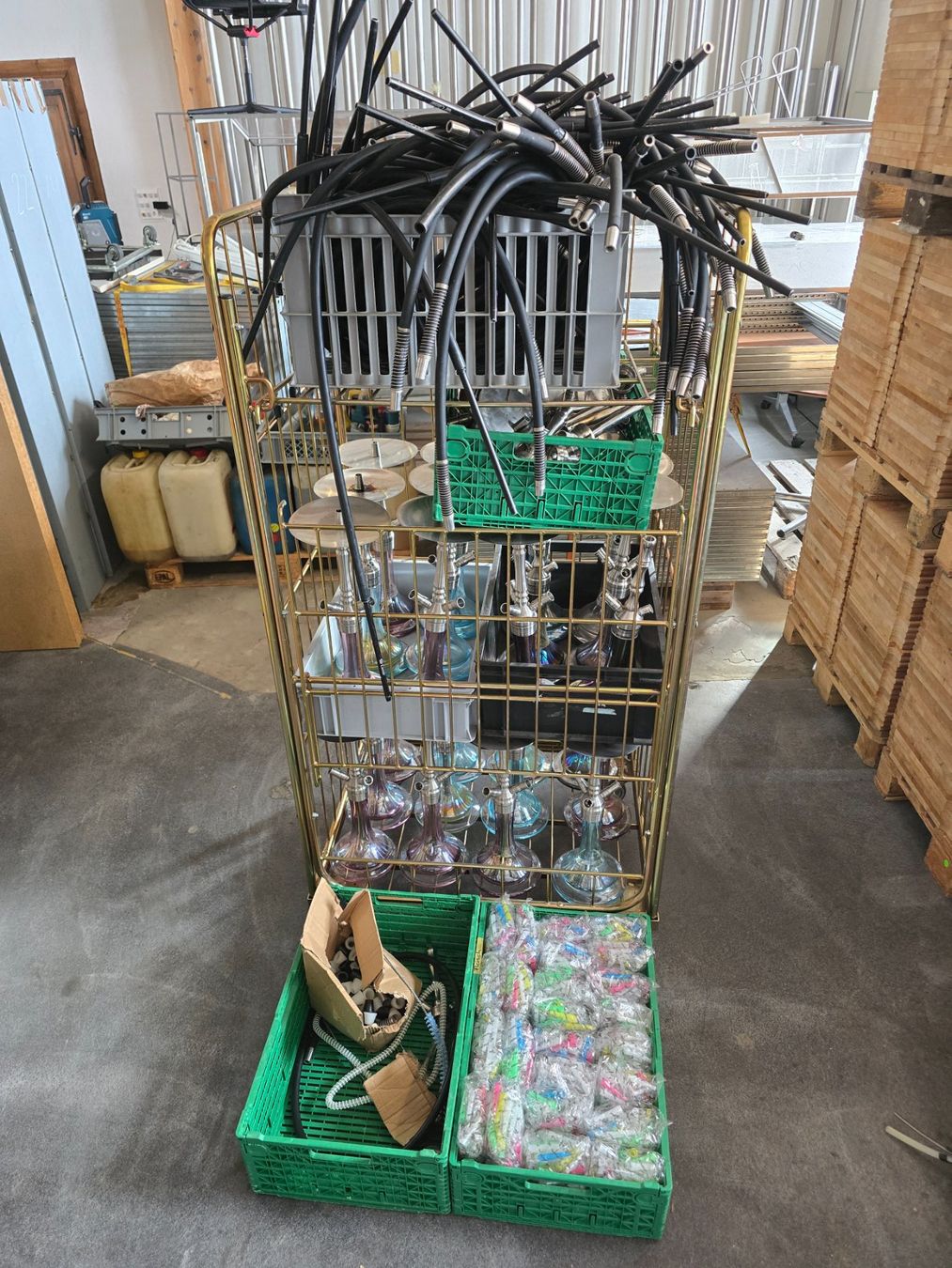 Narghilé: grosser Posten gebrauchter Caesar Shishas und Zubehör – Usato da KRINAU venduto da Mio_Liqstyle