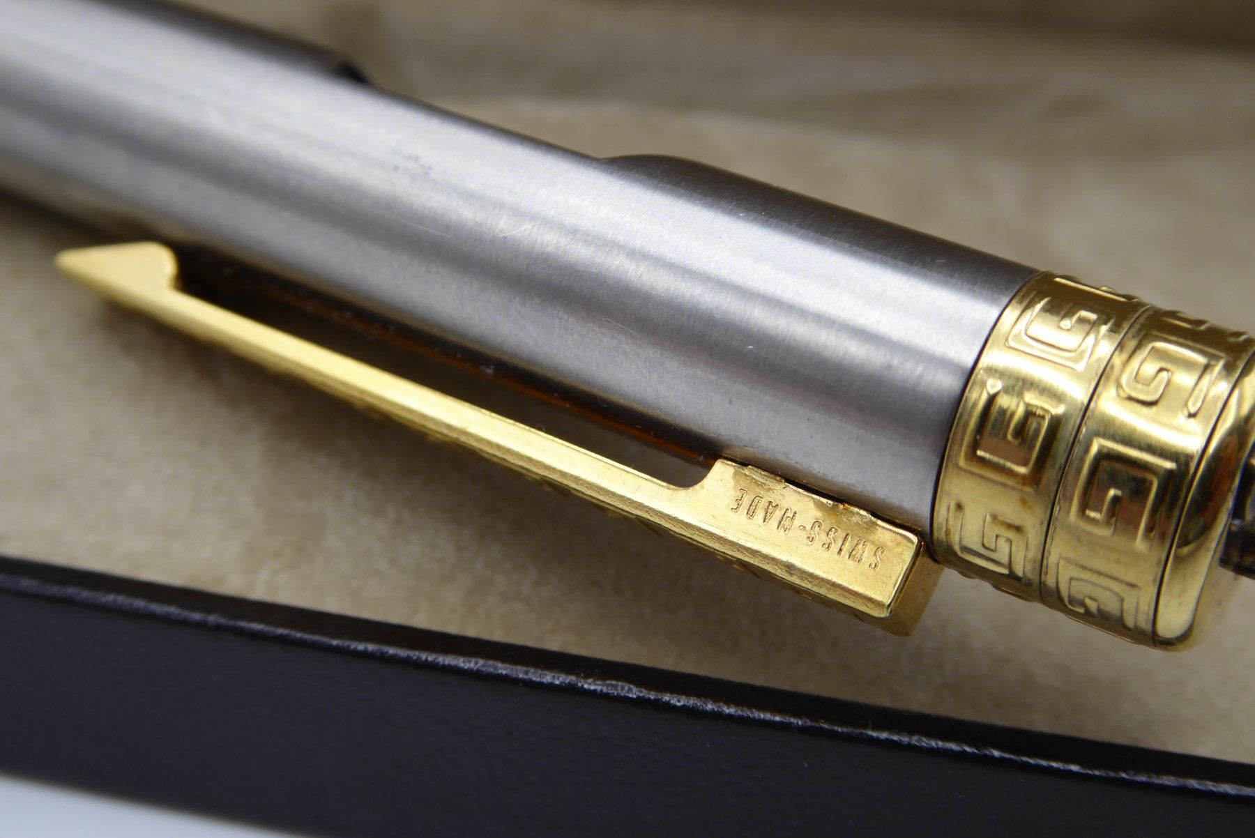 Givenchy Penna & Evidenziatori: Givenchy yellow Gold Plated Ballpoint Pen – Usato da Geneve venduto da adr_xk6n 7