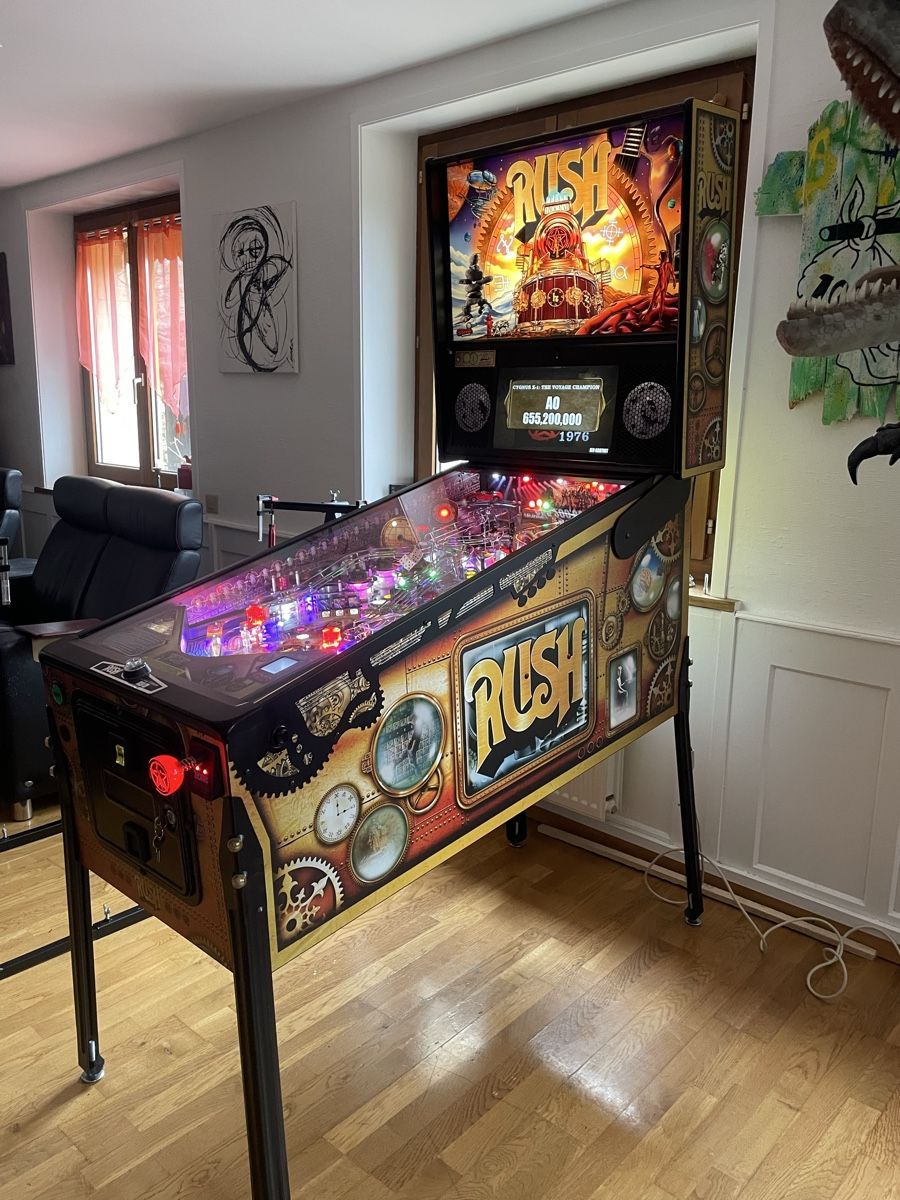 Stern Pinball Flipper: Je vends flipper stern rush LE avec quelque mod – Usato da Les Brenets venduto da serialdrink