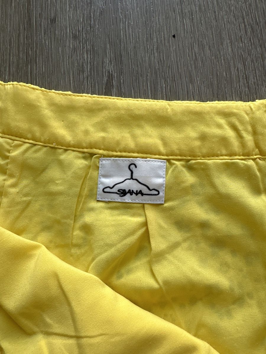 Pantaloni: Pantalon jaune en dentelle – Nuovo (secondo la descrizione) da Biel/Bienne venduto da TanyaM02 6