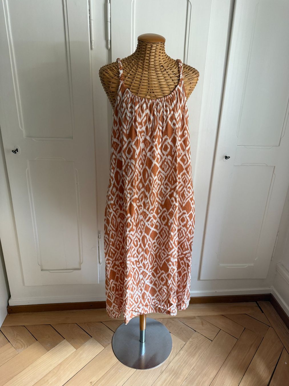 C&A Vestiti: Trägerkleid orangebraun-weiss gemustert 36 – Usato da Zürich venduto da Diazaio