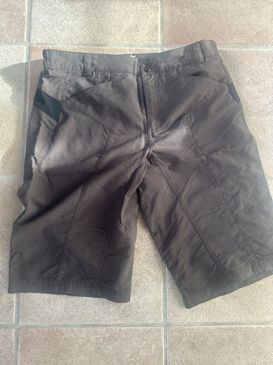 Pantalons: Ixs Sport Shorts, Grösse M – D'occasion à Ringgenberg BE par nordwind.