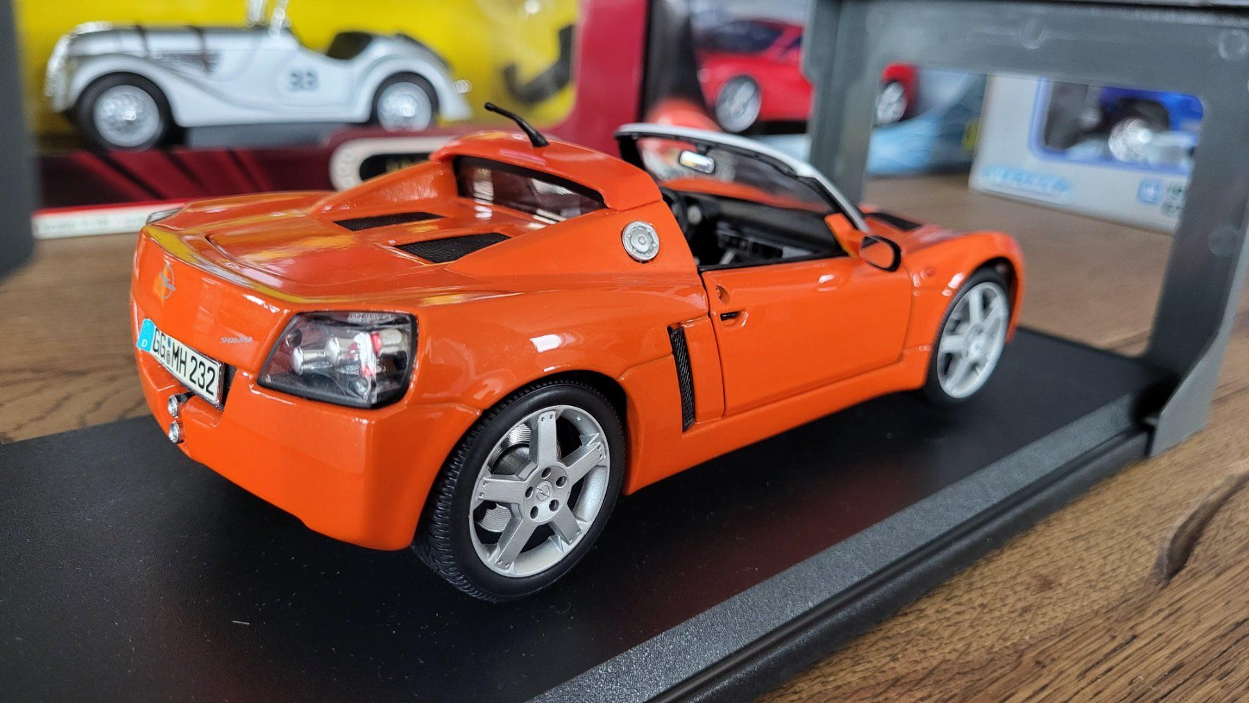 Maisto Modellautos: Opel Speedster 1:18 Maisto – Gebraucht aus Rothrist von Juana5 3