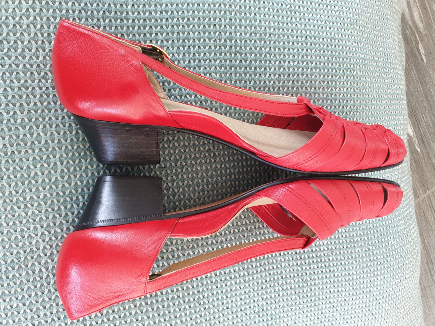 Chaussures femmes: rote offene Pumps aus Leder – Neuf (Voir description) à Schmerikon par Oxbow 5