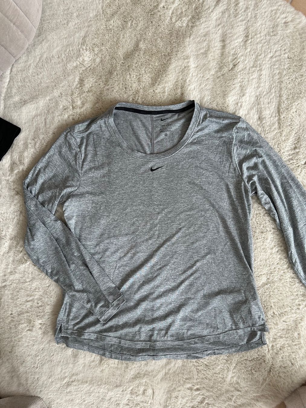 Nike T-shirt: Nike longsleeve – Nuovo (secondo la descrizione) da Konolfingen venduto da gle_nbf9