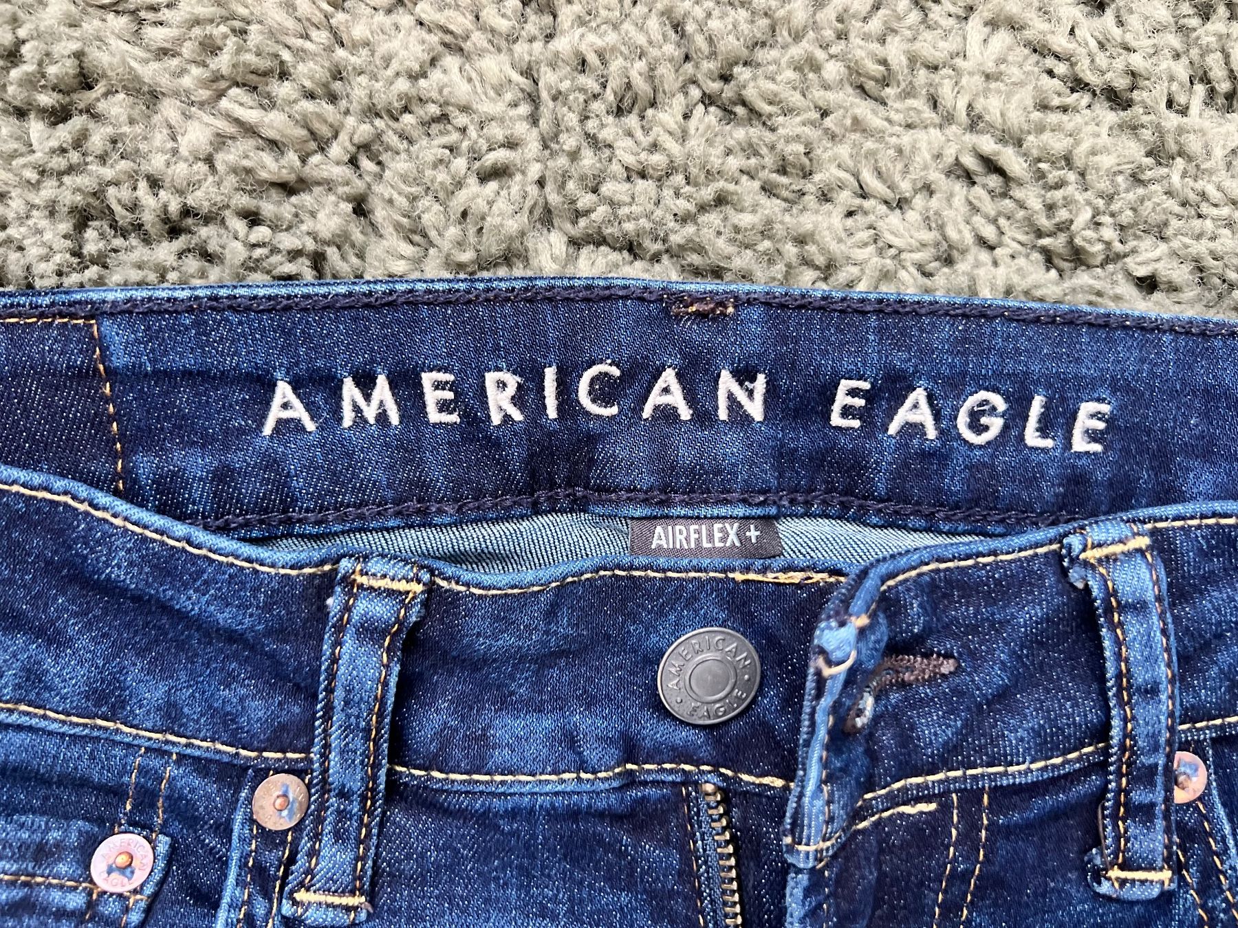 American Eagle Jeans: 2x American Eagle Jeans blau Grösse 29/30 – Nuovo (secondo la descrizione) da Langnau am Albis venduto da olimrt 1