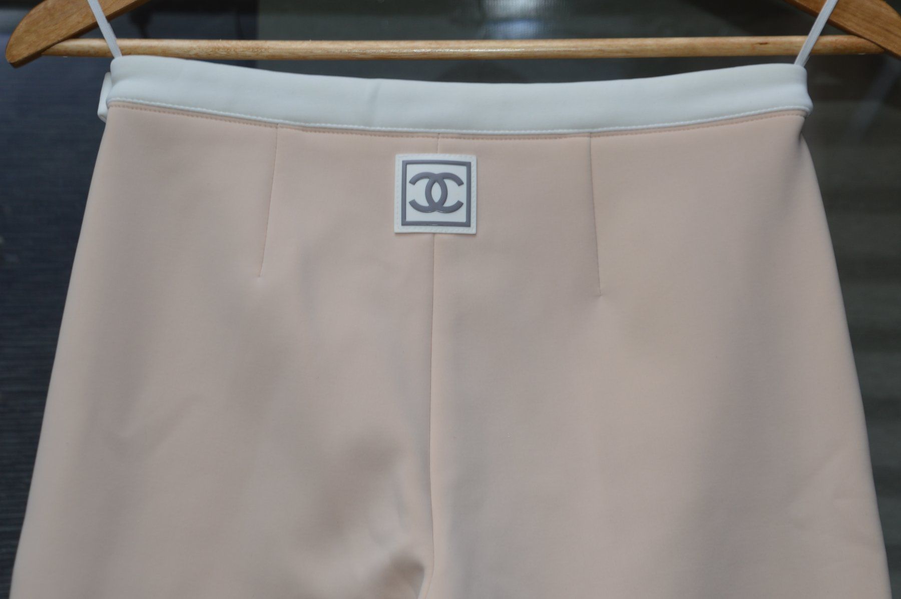 Chanel Pantaloni: Chanel Ski Hose / pantalon de ski .36 – Usato da Collonges venduto da Auganien 2