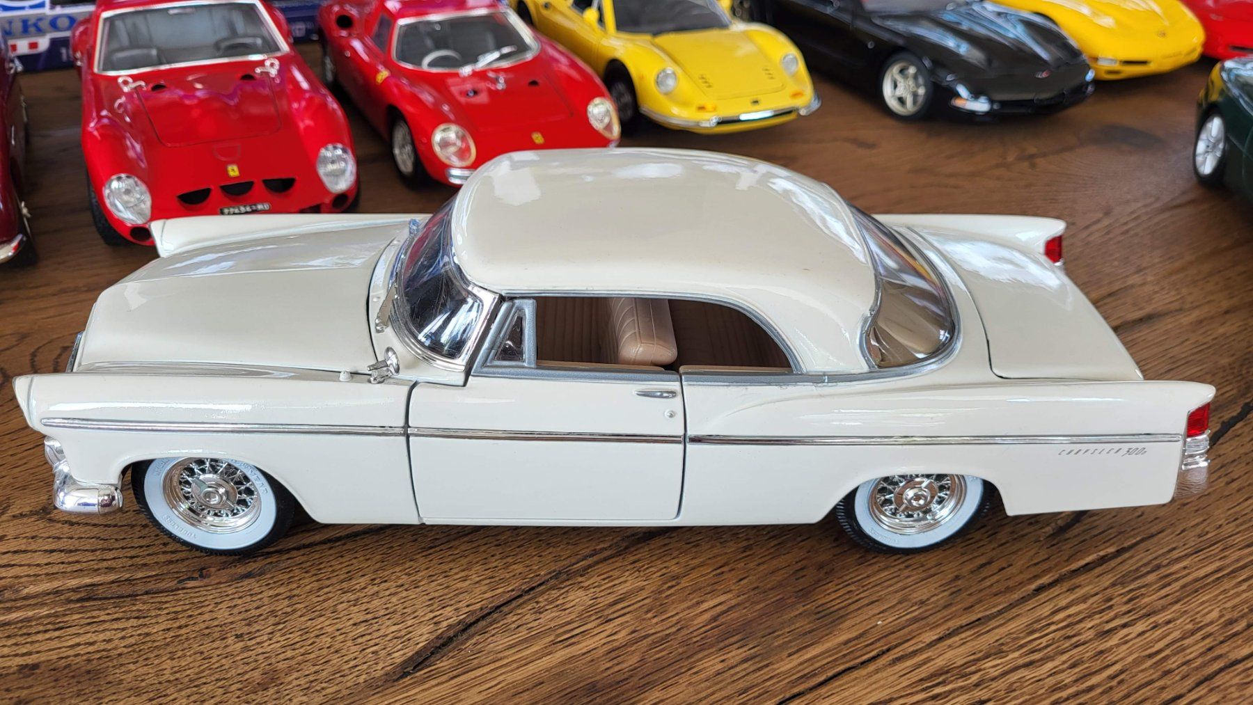 Maisto Modellini d'auto: Chrysler 300B 1956 1:18 Maisto – Usato da Rothrist venduto da Juana5