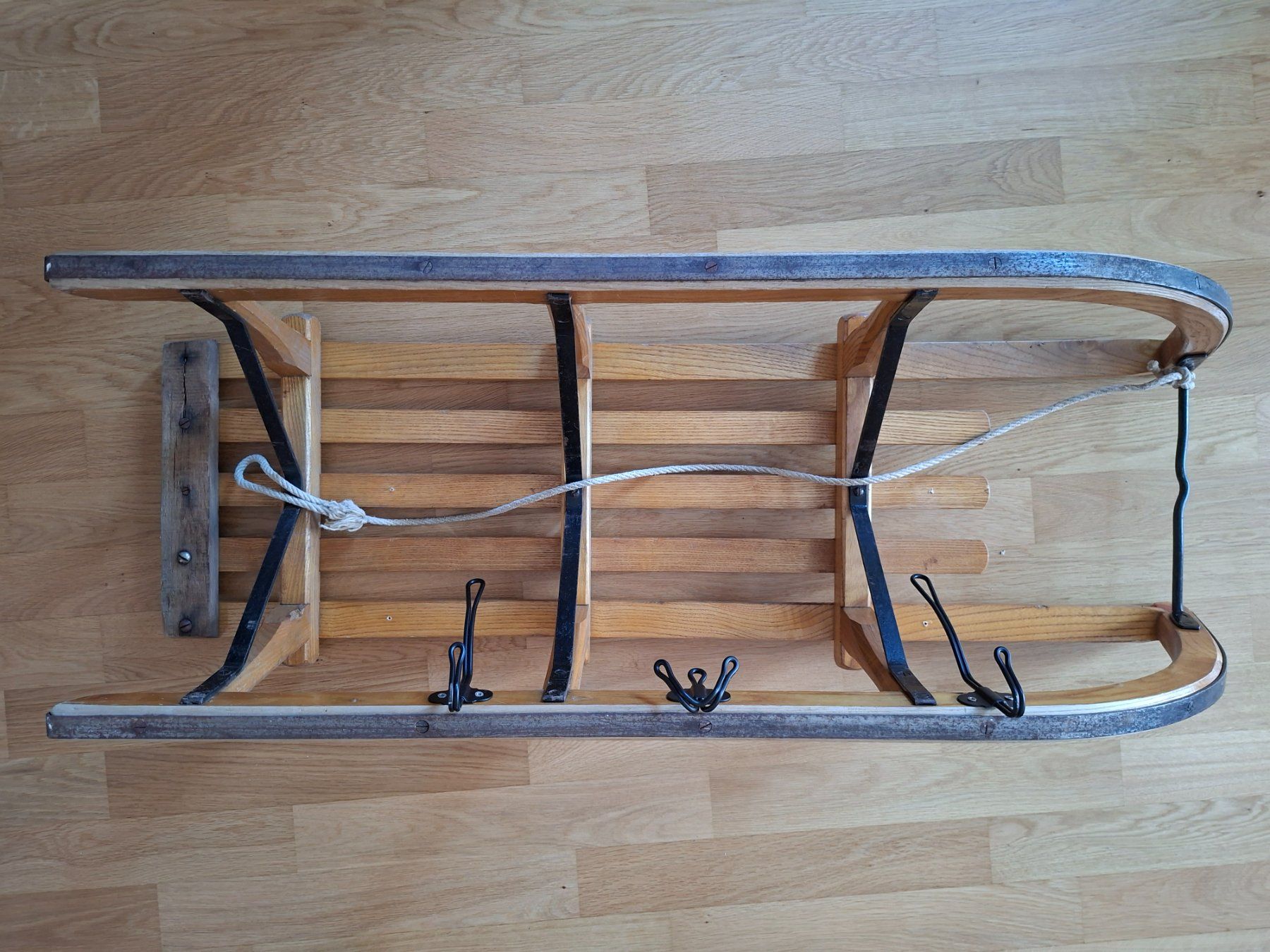 Garderobe: Gardarobe - Davoser Schlitten – Gebraucht aus Luzern von nse_62lh 1