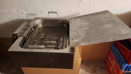 Elettrodomestici da cucina: Fritteuse Tischmodell mit 2 Frittiergitter – Usato da Thalwil venduto da han_fp79 1