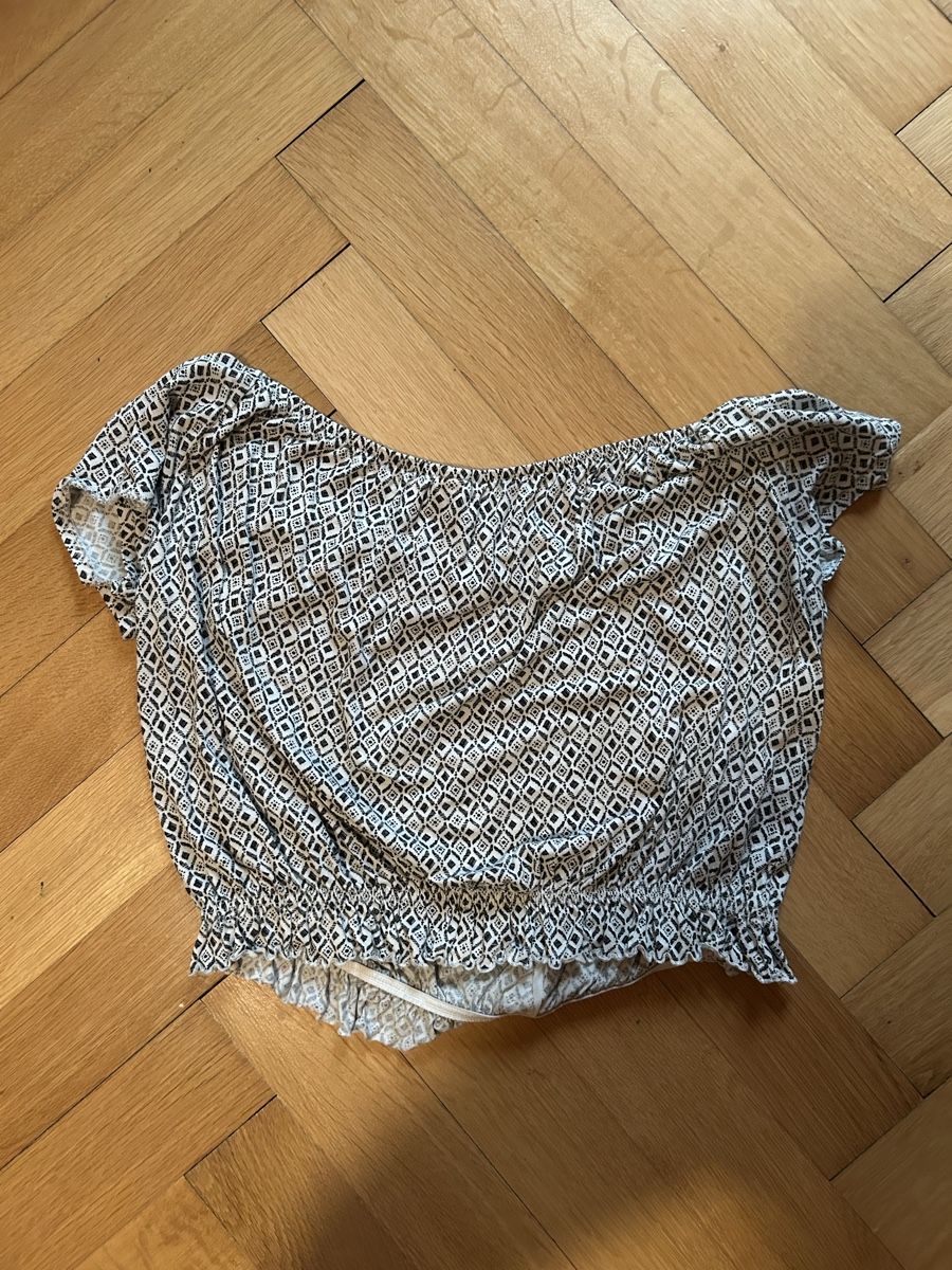 H&M Tops: Top h&m (M) – Gebraucht aus Basel von stb_27 2