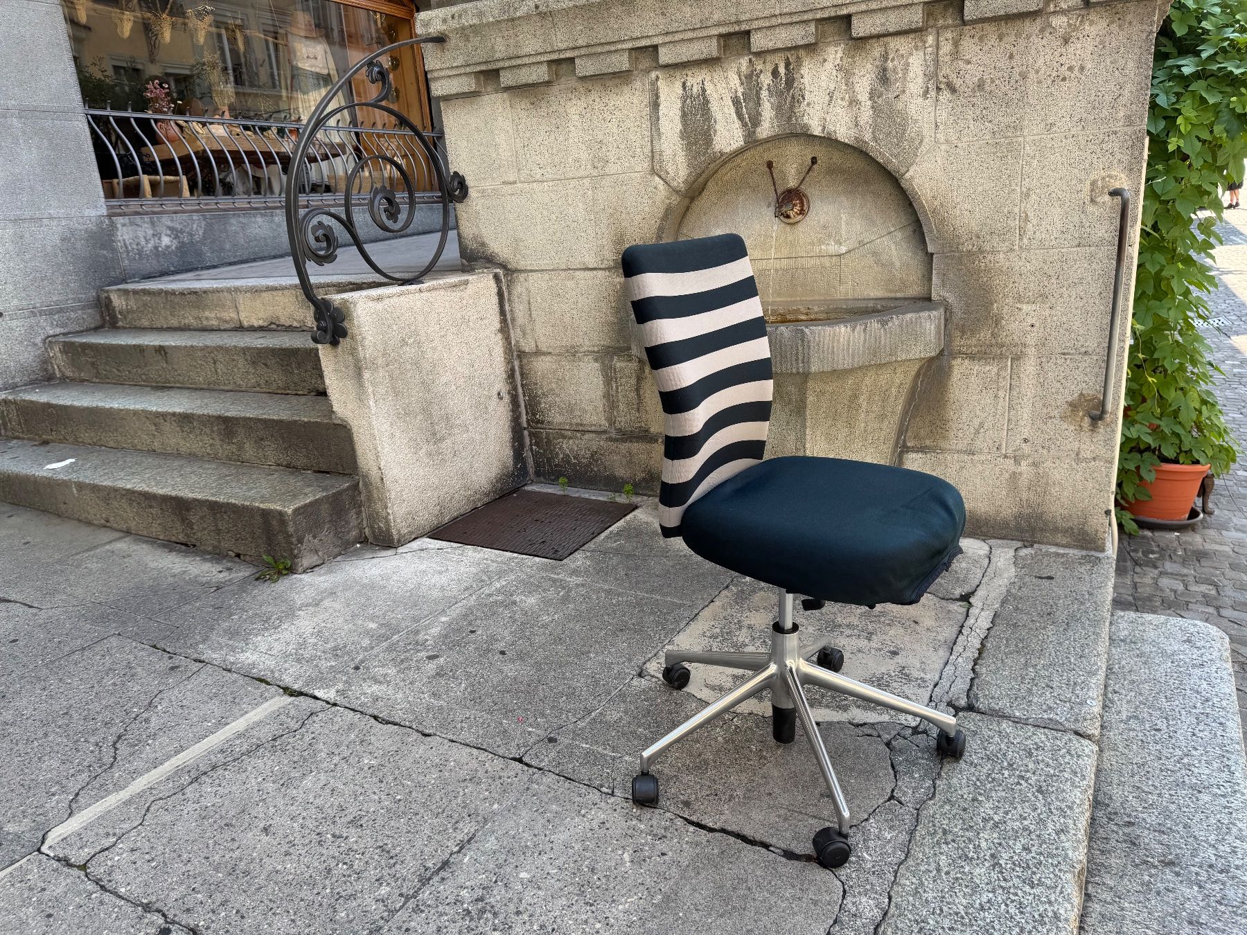 Vitra Sedie: Vitra Bürostuhl Lieferung Gratis – Usato da Thun venduto da Thuno6 9