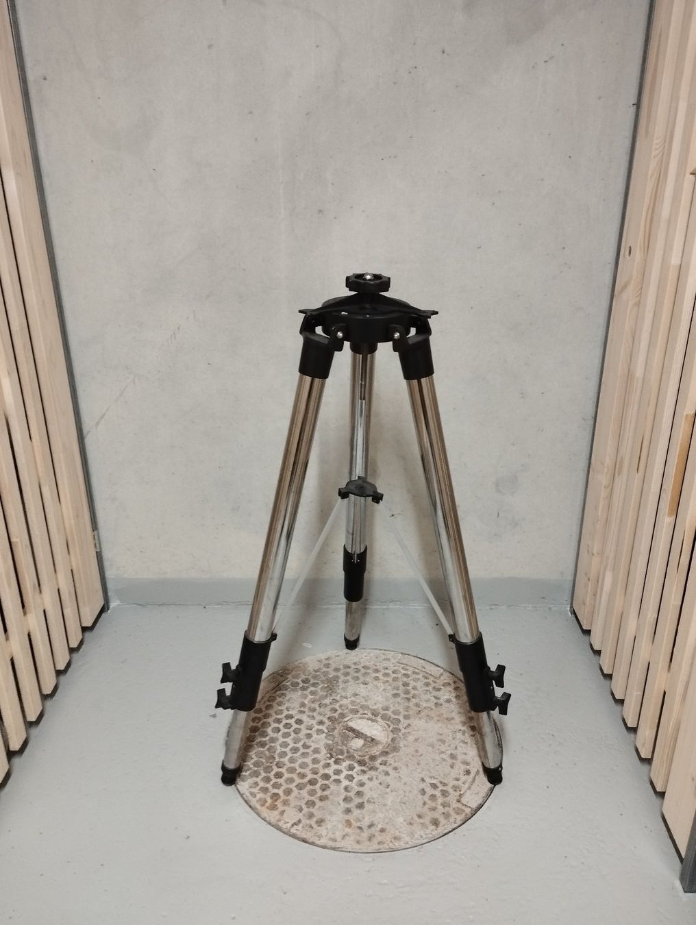 Teleskope: Télescope Meade LX90 EMC 8'' avec trépied – Gebraucht aus Prilly von Gesamtkunstwerker 3