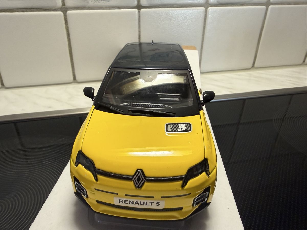 Renault Modellini d'auto: Renault 5 E-Tech gelb 1/24 NEU/OVP – Nuovo e nell'imballaggio originale da Messen venduto da Versber 3