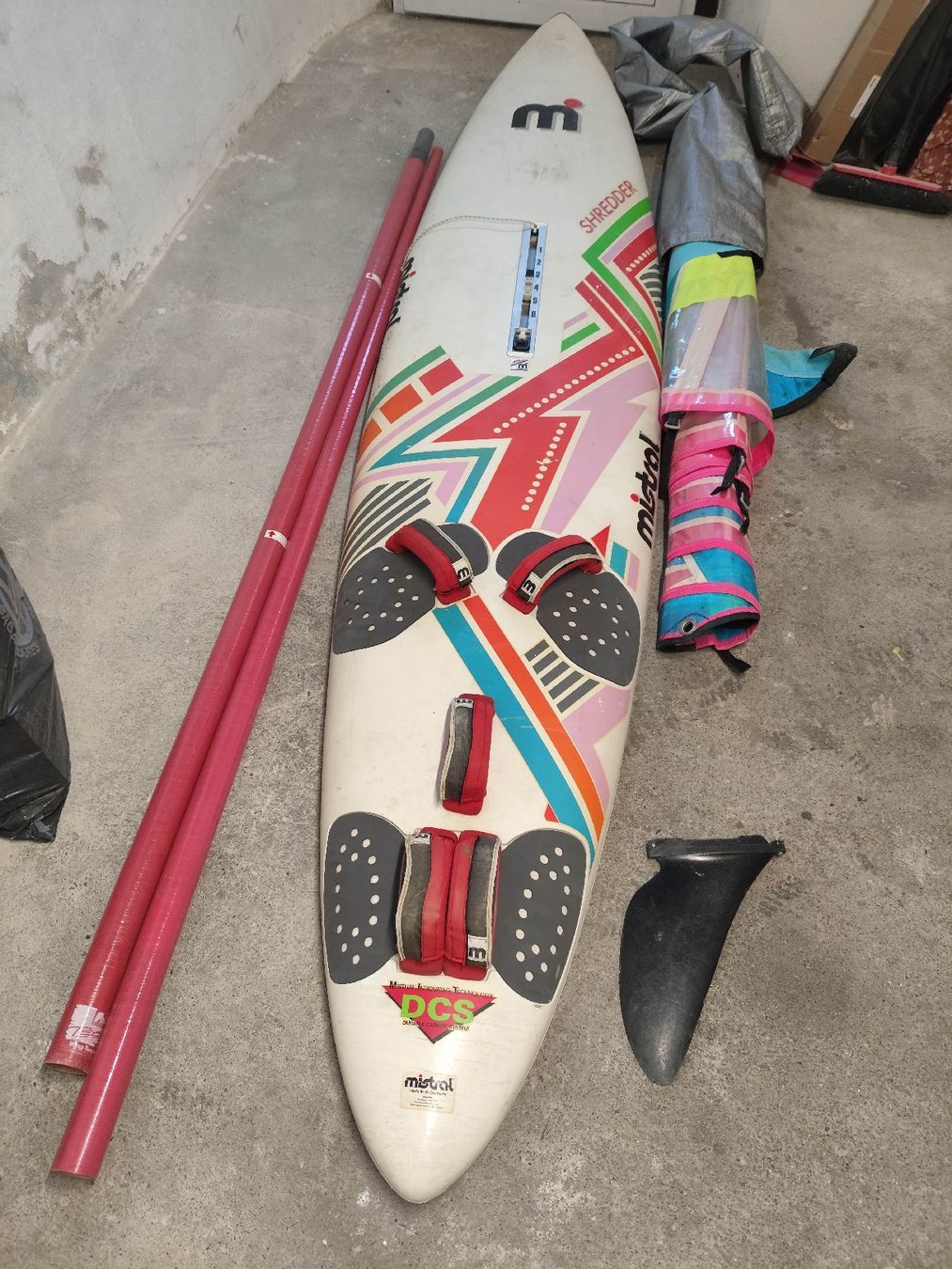 Surfboards & Schwimmbrette: Windsurfboard Mistral Shredder – Gebraucht aus Lauerz von Imoram