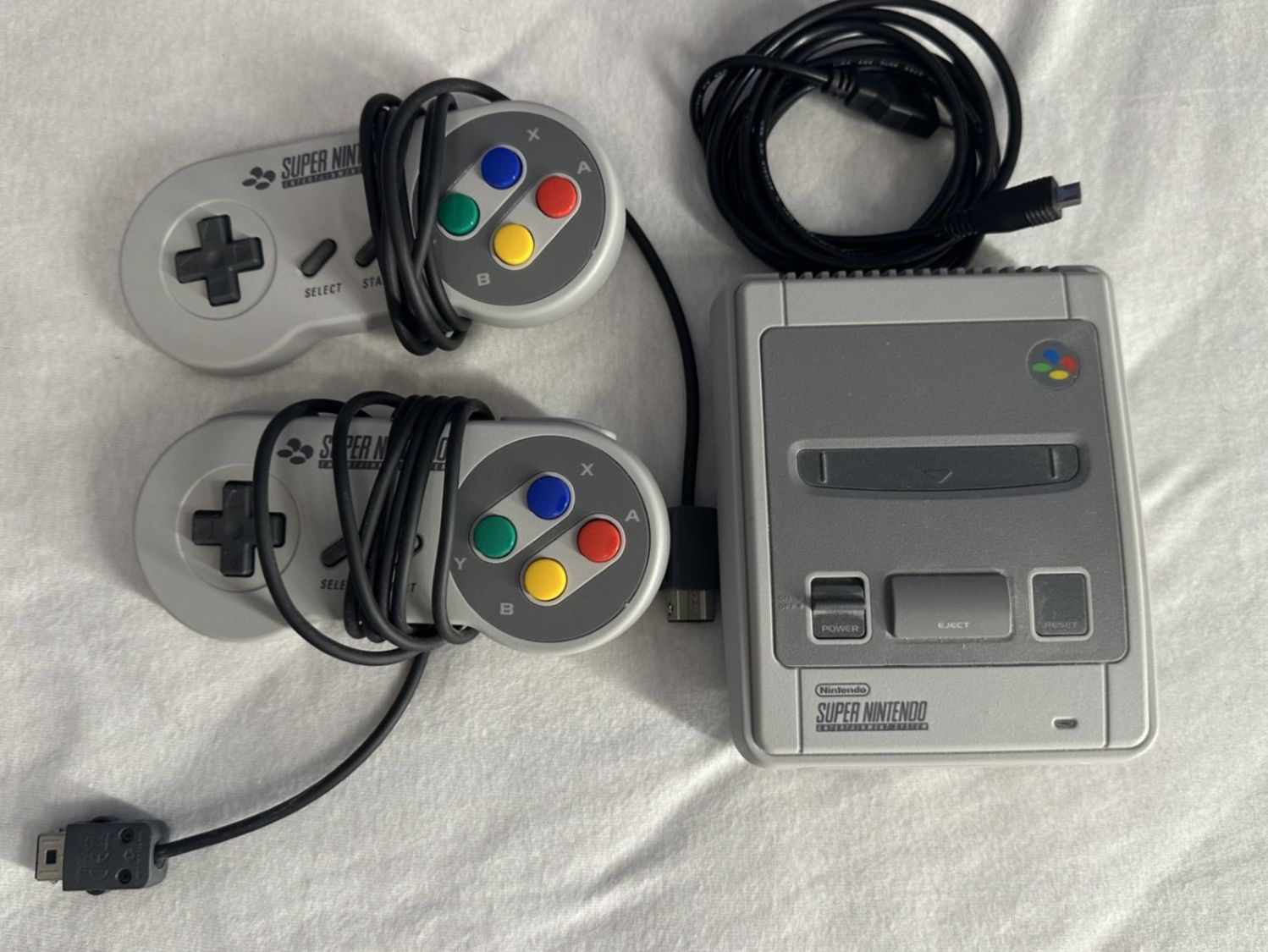 Nintendo Konsolen: SNES Classic Mini mit 21 Original & 50+ Rom-Hacked Games – Gebraucht aus Pfäffikon SZ von tph_8qwg