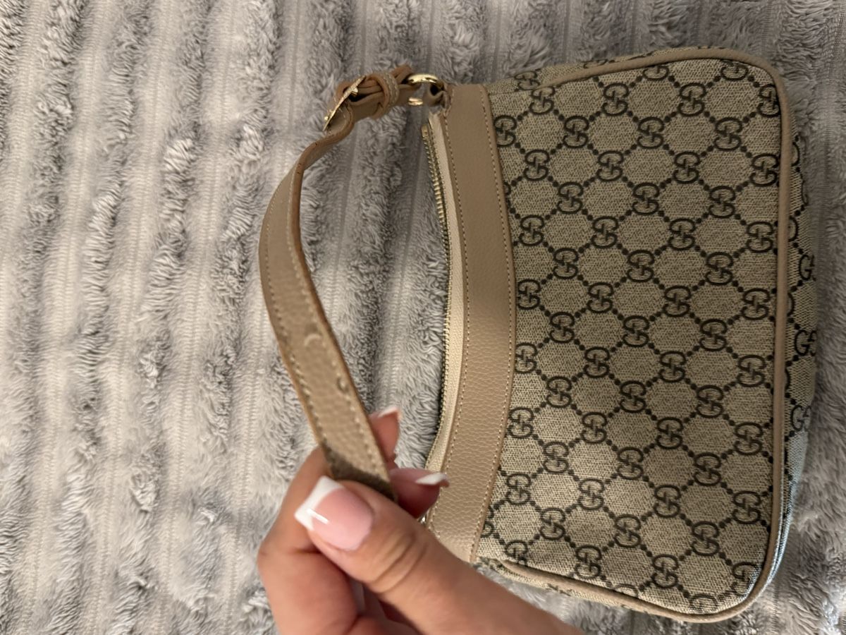 Taschen für Damen: Tasche – Gebraucht aus Bassersdorf von kri_dn6m 1