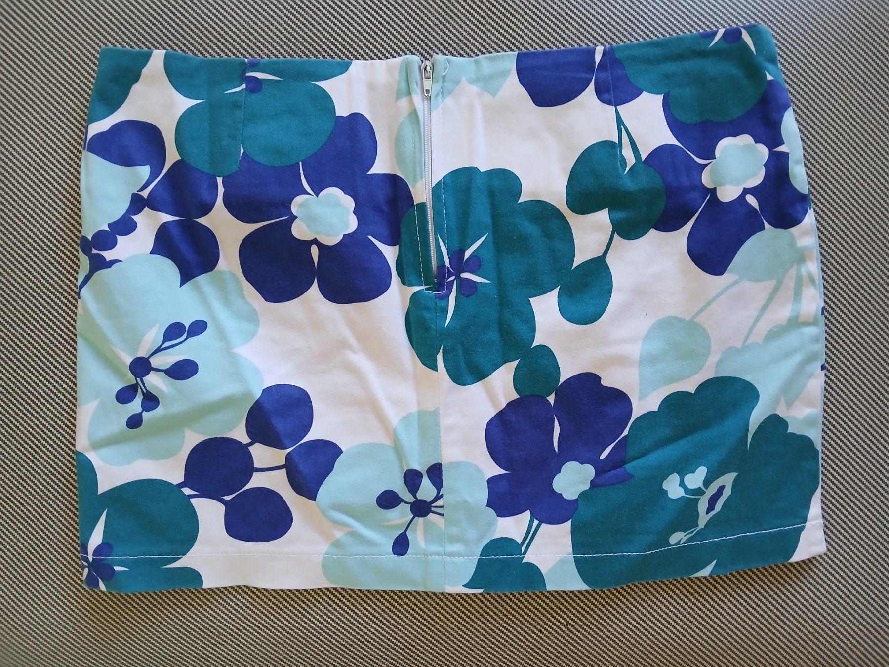 Gonne: minijupe motif fleurs taille 36-38 – Usato da Fregiécourt venduto da Triton_bleu 2