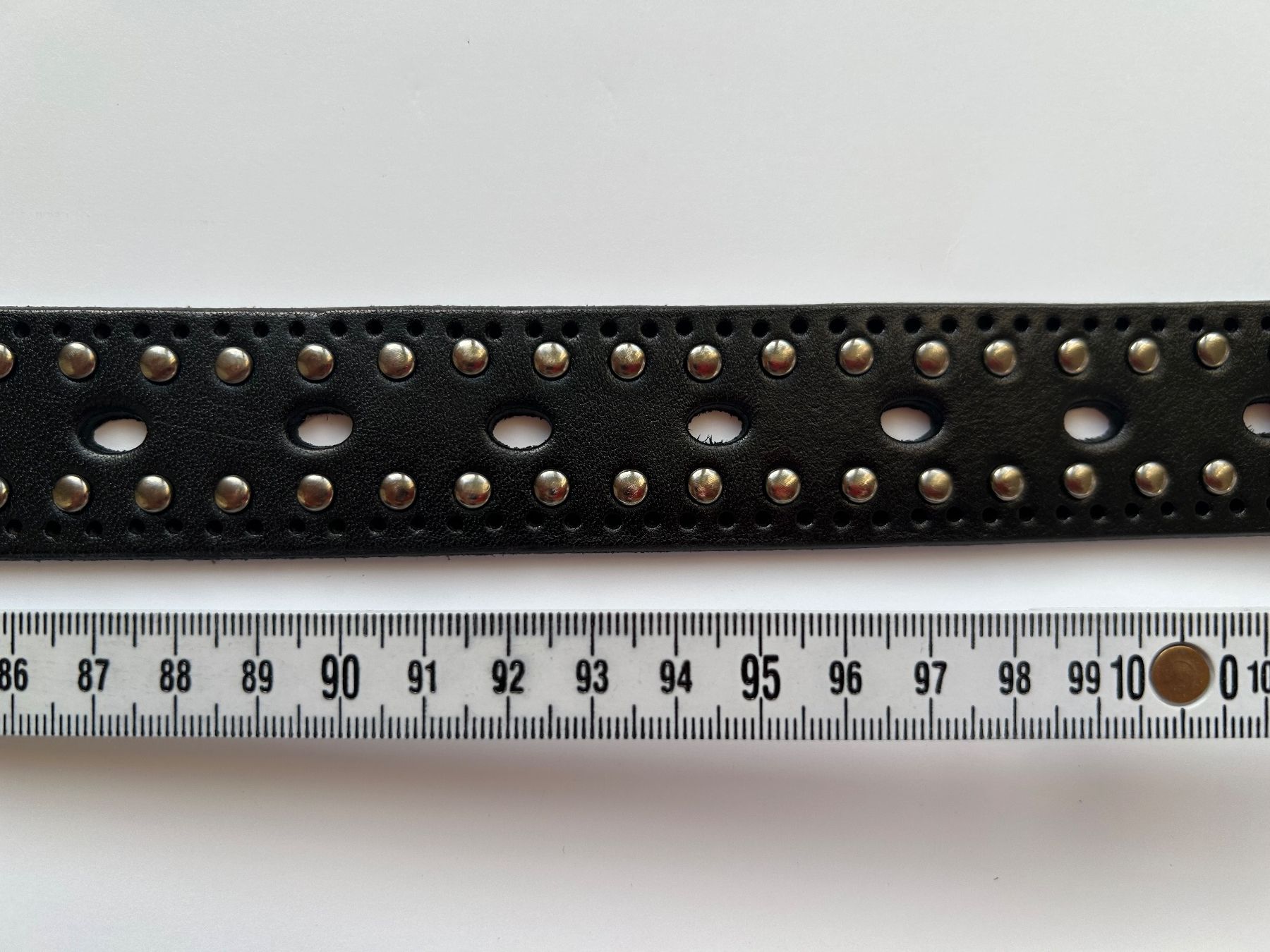 Cinture: Schwarzer Nietengürtel, 113cm – Usato da Zürich venduto da Lolaa123 3