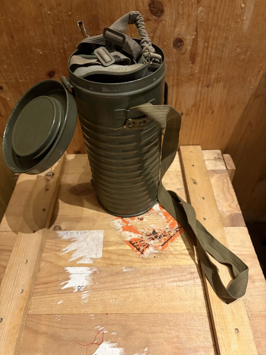 Maschere: Alte Gasmaske Deko oder Fetisch – Usato da Lauterbrunnen venduto da Johnny_LBR 1