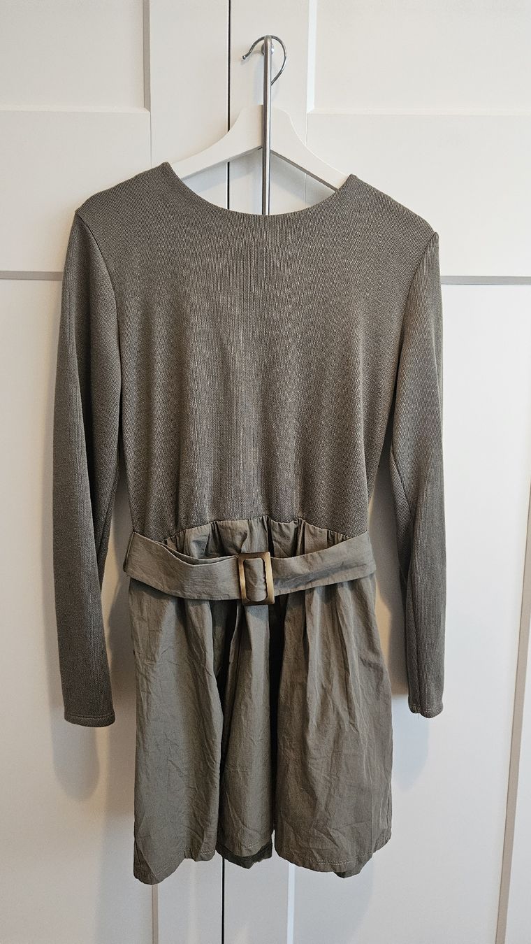 Zara Vestiti: Zara Khaki Kleid mit Gürtel – Nuovo (secondo la descrizione) da Wetzikon ZH venduto da ELIVNE