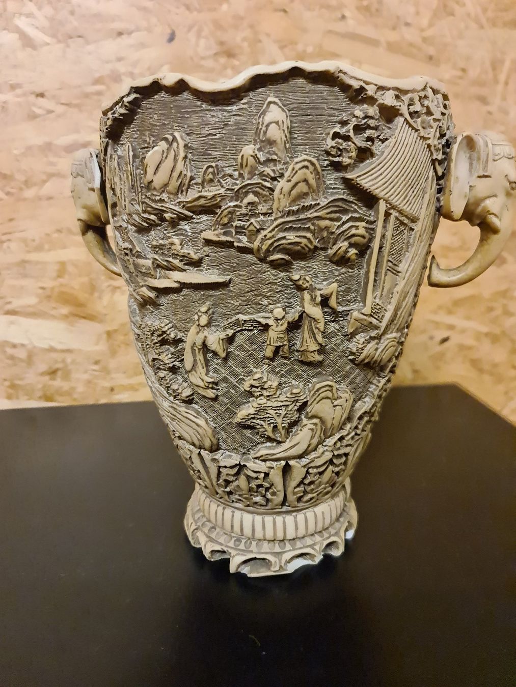 Vasi & Recipienti: Alabaster Vase Geschnitzt – Usato da Ibach venduto da Hfedier