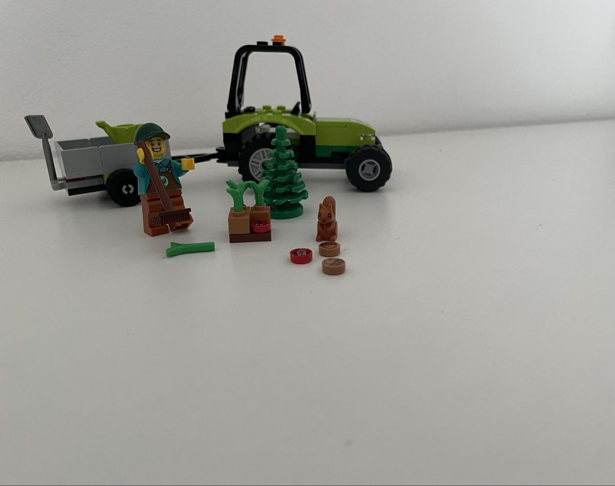 Lego Giocattoli: Lego City Traktor – Usato da Chur venduto da Tsambiko 4