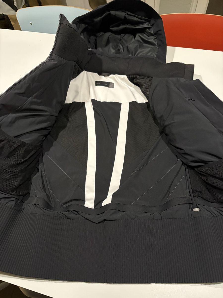 Kjus Giacche: Schwarze Kjus Skijacke 36 – Nuovo (secondo la descrizione) da Hünenberg See venduto da Effesdream 1