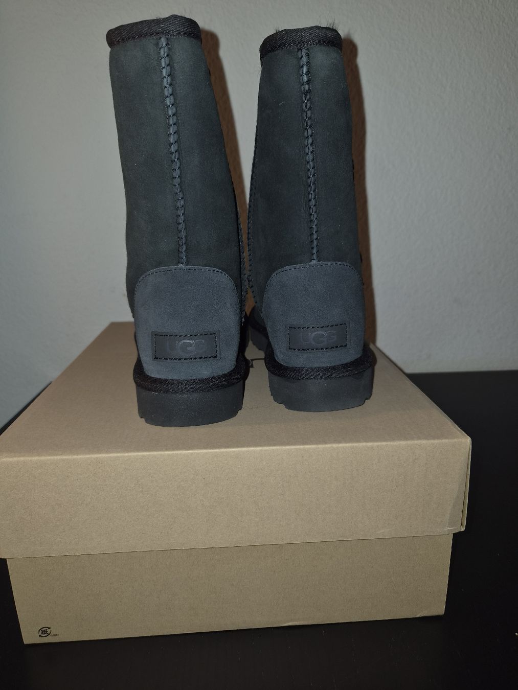 Ugg Scarpe da donna: UGG Boot Classic Short, Grösse 38 – Nuovo e nell'imballaggio originale da Reinach BL venduto da sunny2014 2