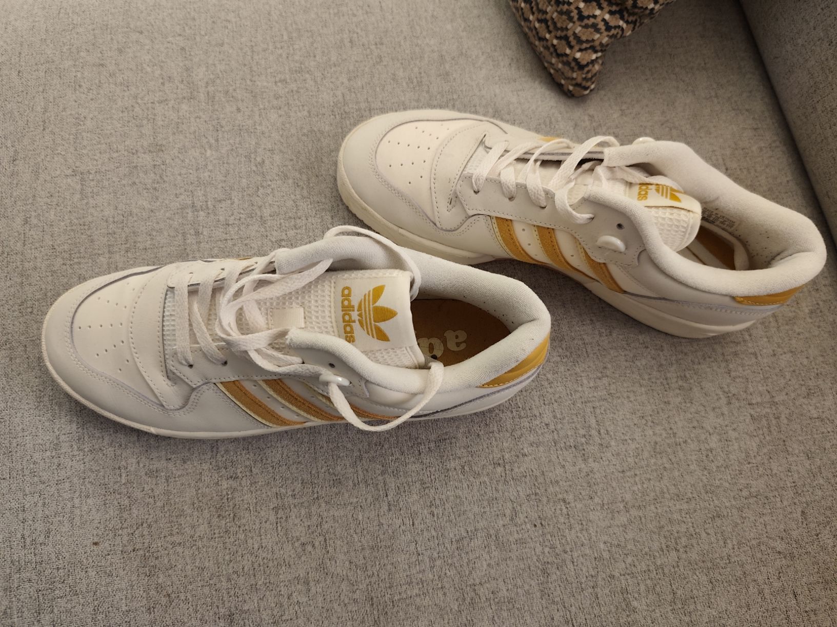 Adidas Herrenschuhe: Sneaker Adidas – Neu (gemäss Beschreibung) aus Oberägeri von ang_22g5 3