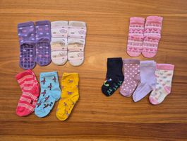 3 x Antirutschsocken plus andere Gr. 19-22 und 23-26