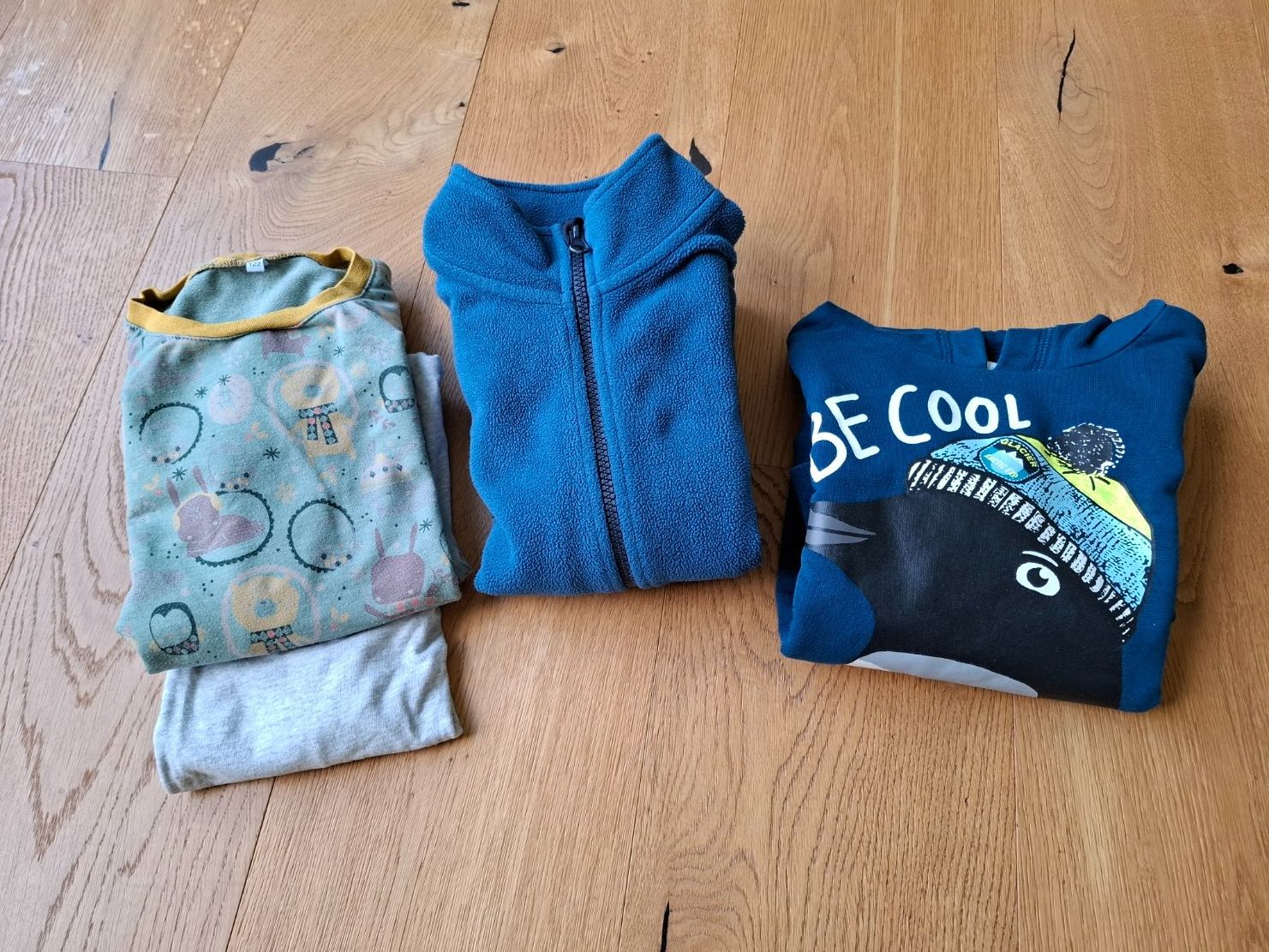 Lotti & Set di vestiti: Kleiderpaket Junge Gr. 122 – Usato da Bözberg venduto da Zimt104