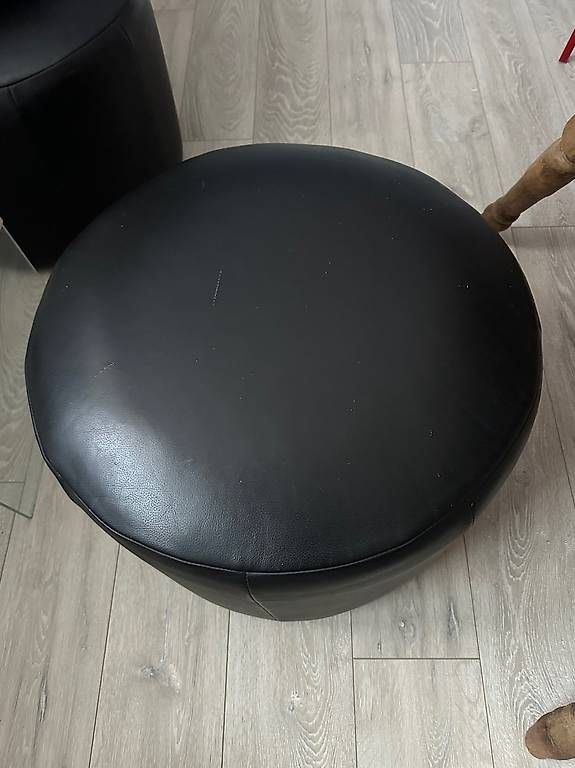 Sgabelli: Pouf noir pratique – Usato da Longirod venduto da Fabricelli